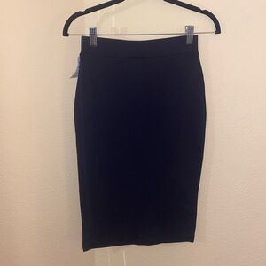 Black aritizia pencil skirt